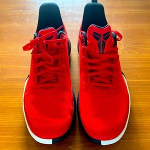 Kobe mamba focus. Never worn